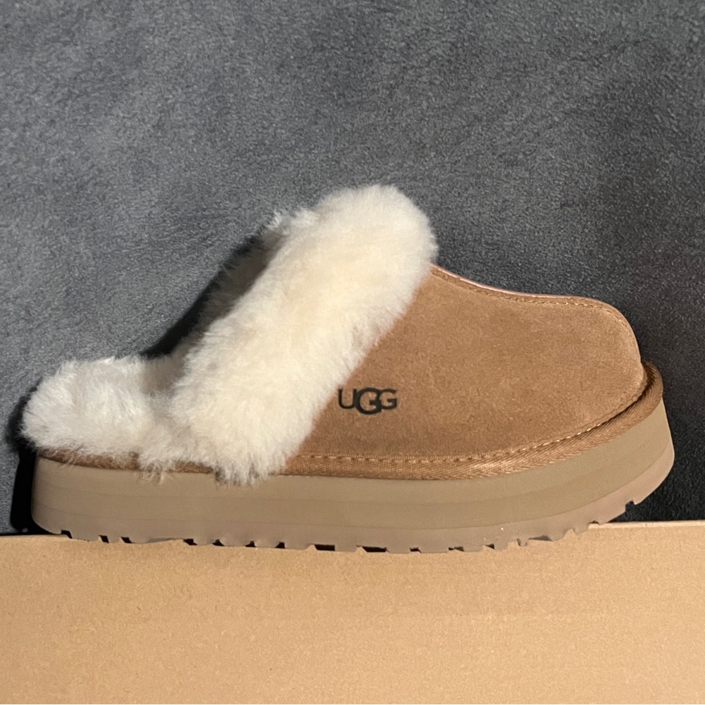 UGG Women’s Slippers Disquette Chestnut Size 7 US - Picture 3 of 14